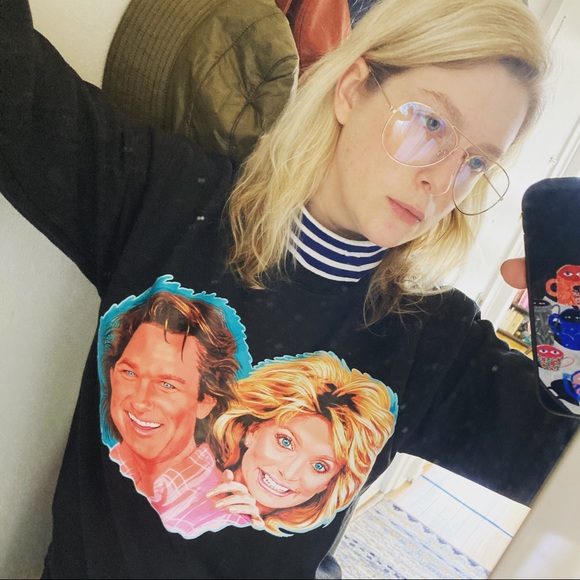 Meet your Posher, Lauren - Picture 3 of 4